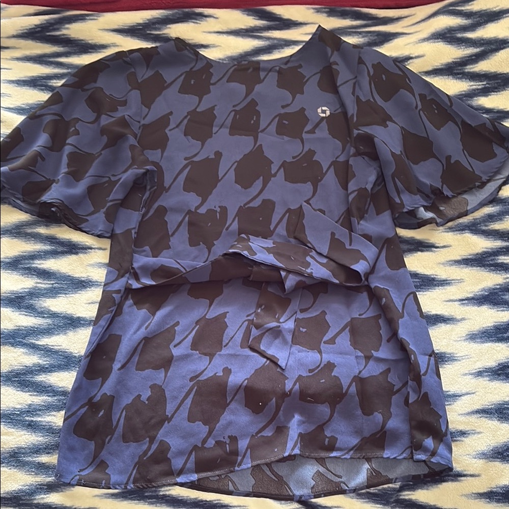 Chase logo Blue and Black Patterned Blouse